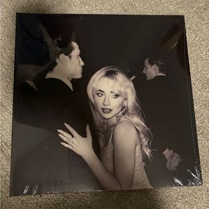 sabrina carpenter signed mans best friend vinyl